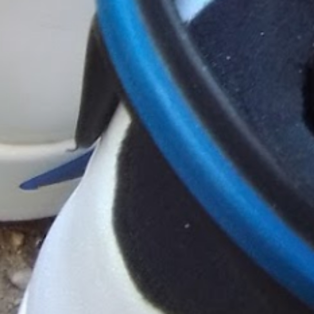 Nikes - Picture 4 of 6